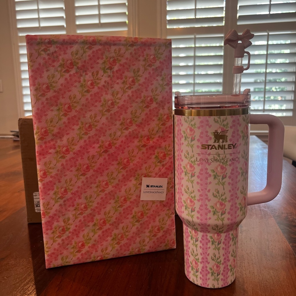 NWT Stanley x LoveShackFancy Quencher 40 oz Blooming Heirloom